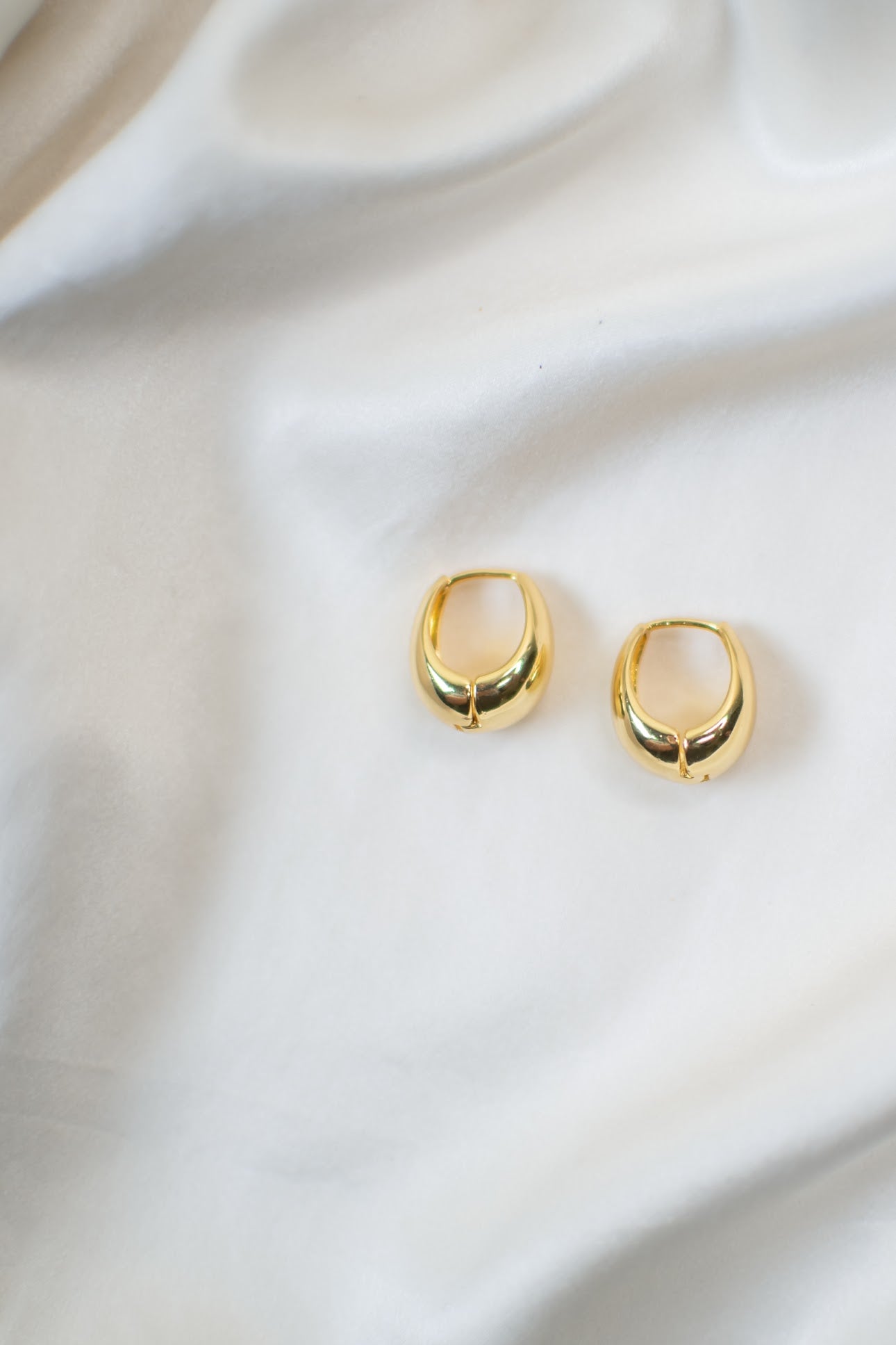 Lovey Teardrop Earrings