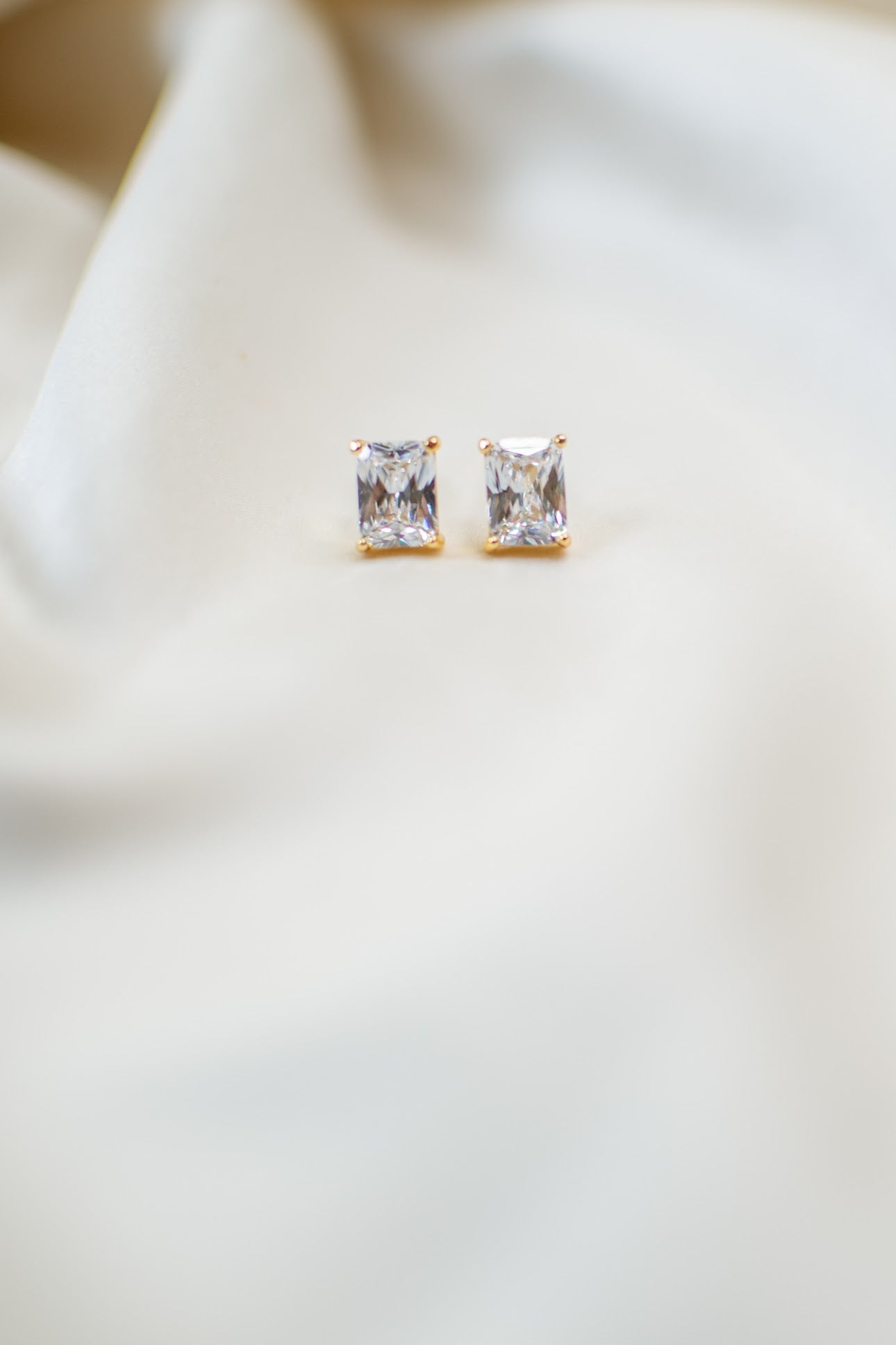 Clara Studs