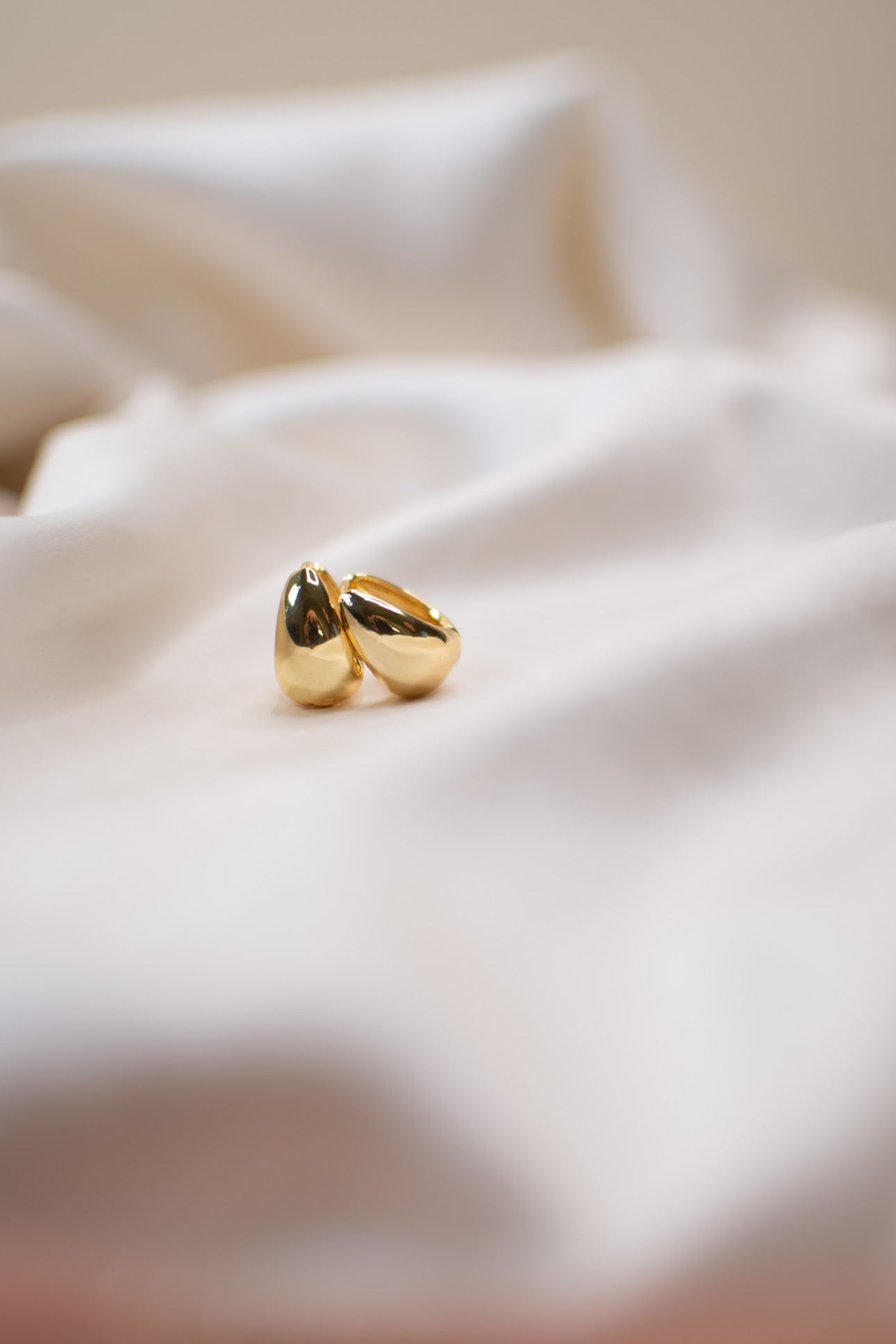 Lovey Teardrop Earrings