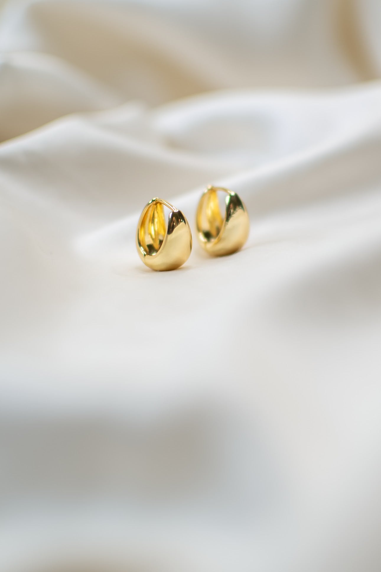 Lovey Teardrop Earrings